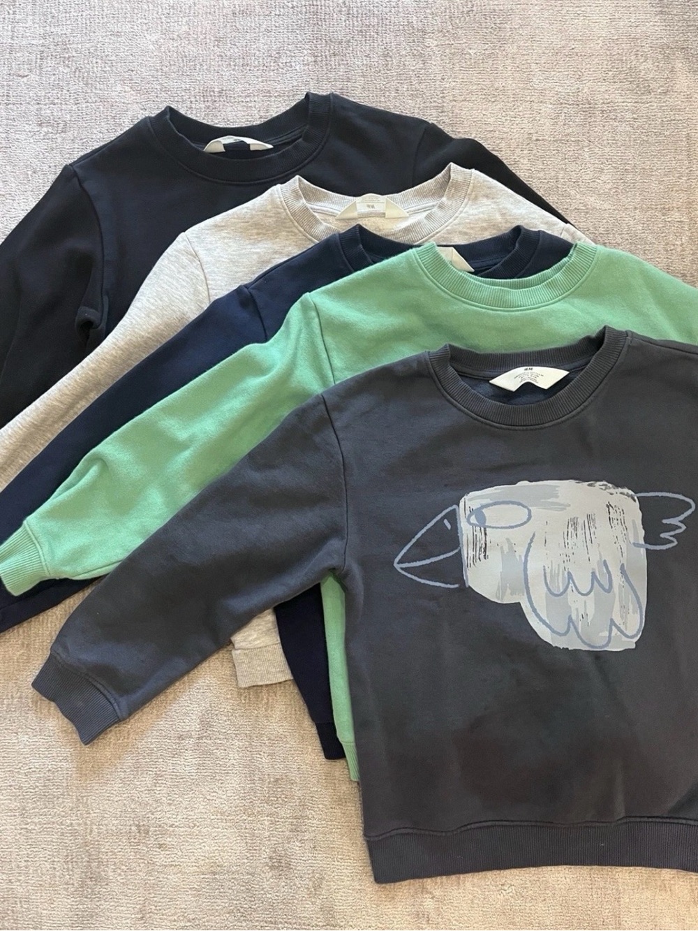 Lot of 5 H&M Kids Crewneck Sweatshirts in Black, Gray, Navy & Green